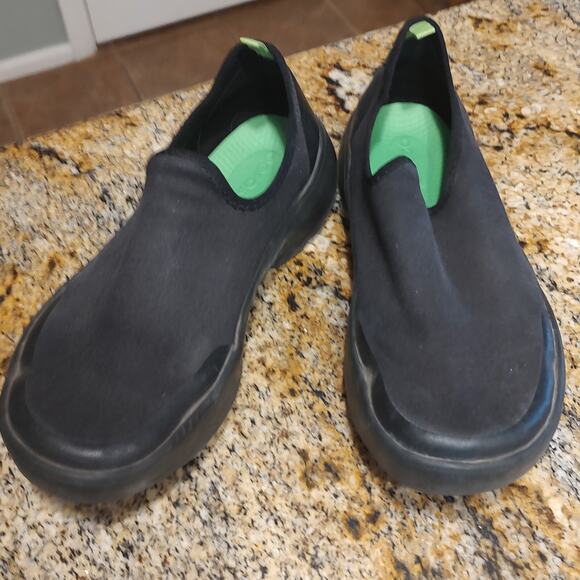 OOfos OOmg eeZe Low Recovery Slip On Shoes Sneakers Black Women's Sz 8 - Picture 3 of 14